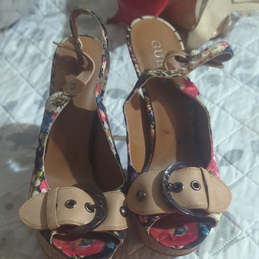 GUESS Floral Wedge Sandals - Black and Pink